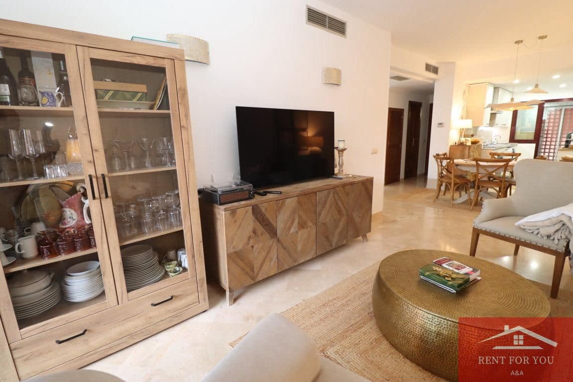 3 quarto Apartamento para arrendar em Marbella com piscina garagem - 3 000 € (Ref: 9450920)