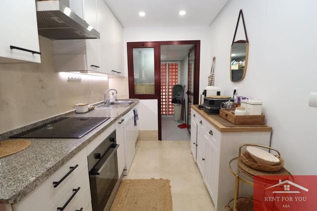 3 soveværelse Lejlighed til leje i Divina Pastora, Marbella med swimmingpool garage - € 3.000 (Ref: 9450920)