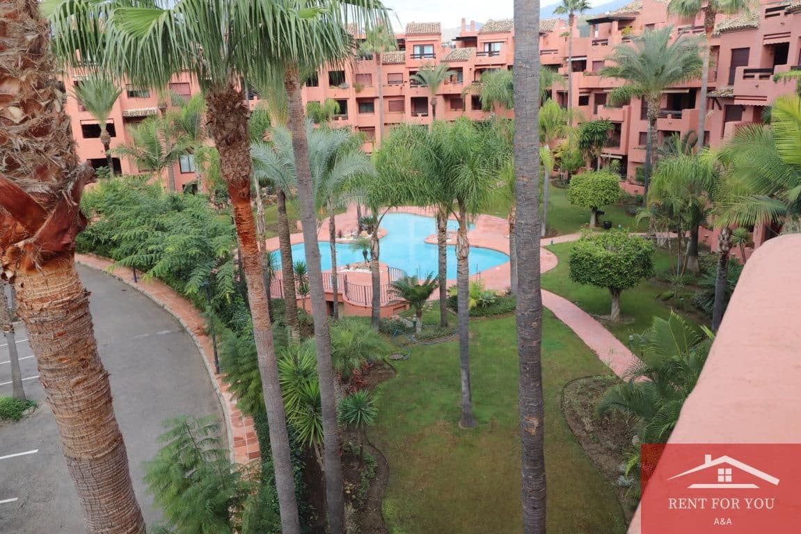 3 quarto Apartamento para arrendar em Marbella com piscina garagem - 3 000 € (Ref: 9450920)