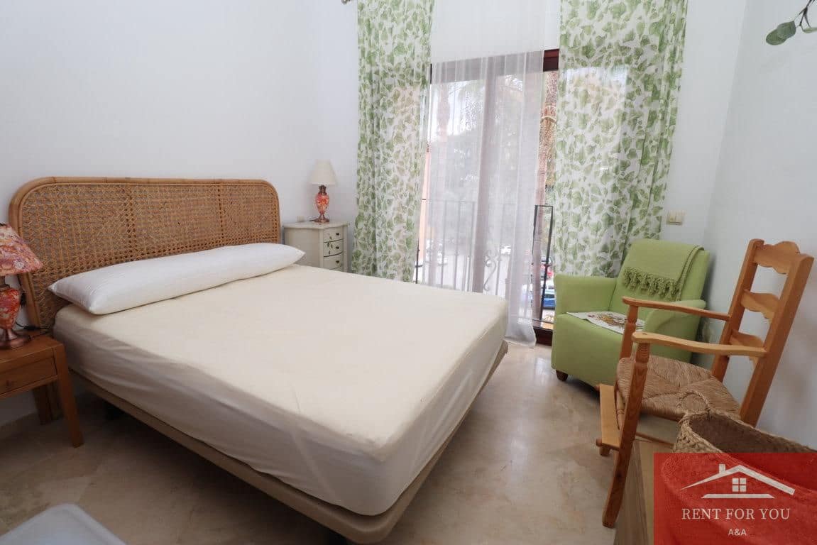 3 quarto Apartamento para arrendar em Marbella com piscina garagem - 3 000 € (Ref: 9450920)