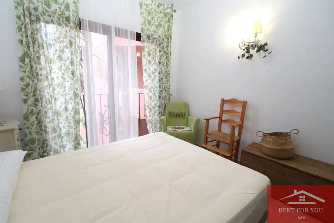 3 quarto Apartamento para arrendar em Marbella com piscina garagem - 3 000 € (Ref: 9450920)