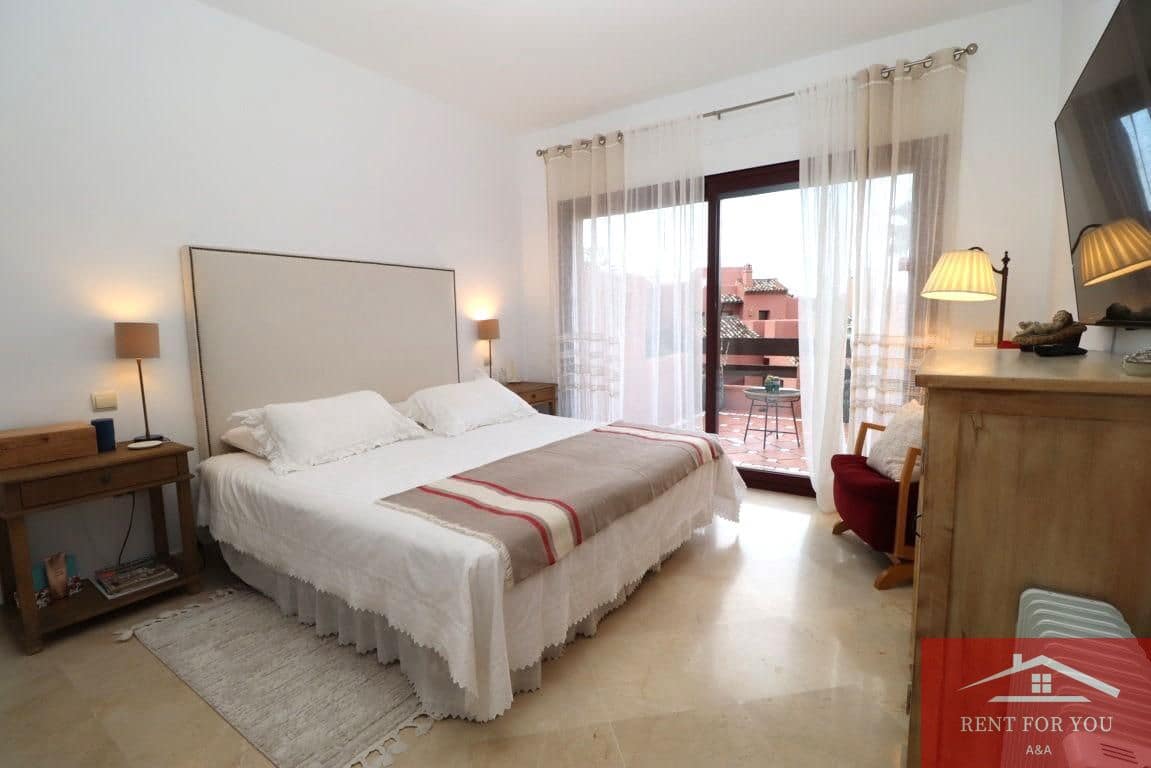 3 quarto Apartamento para arrendar em Marbella com piscina garagem - 3 000 € (Ref: 9450920)