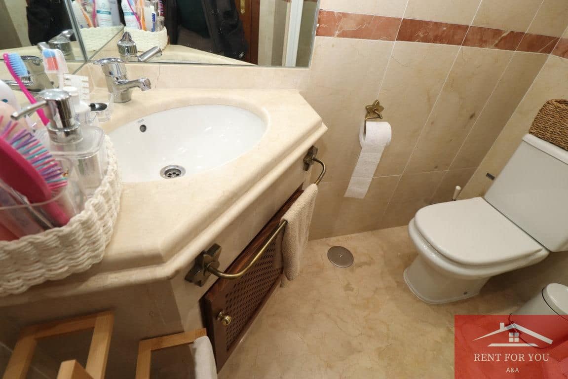 3 quarto Apartamento para arrendar em Marbella com piscina garagem - 3 000 € (Ref: 9450920)