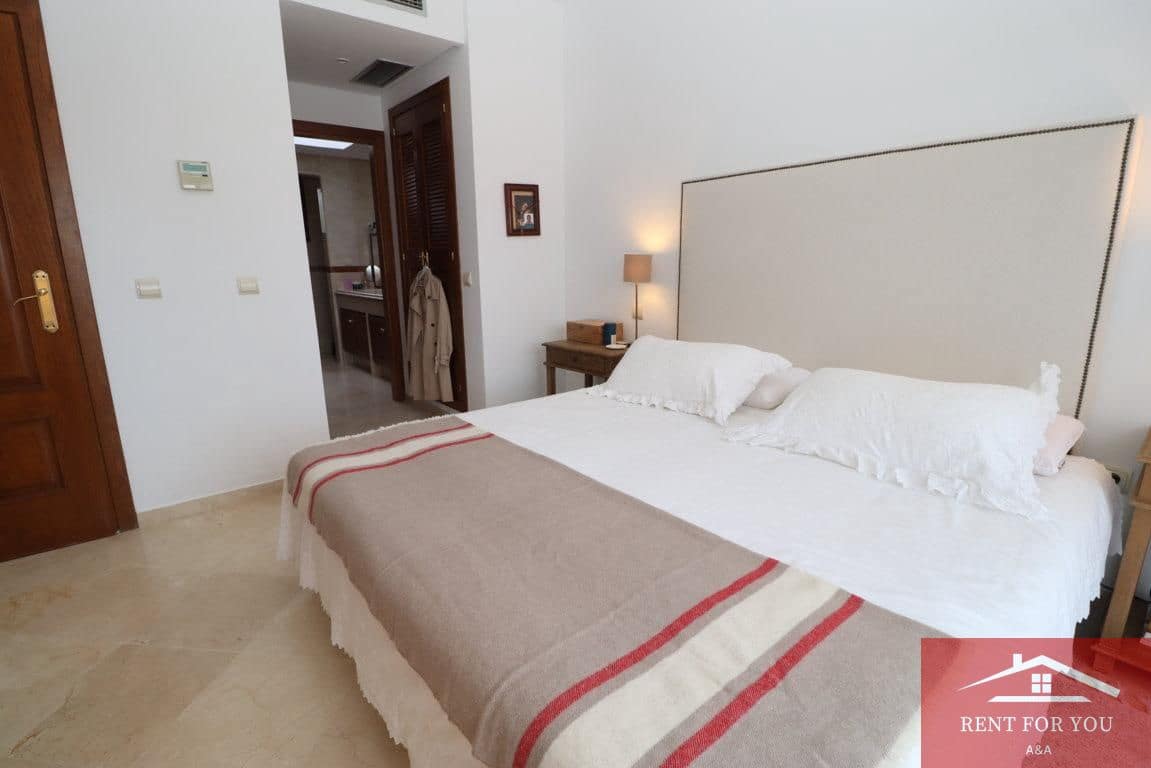 3 quarto Apartamento para arrendar em Marbella com piscina garagem - 3 000 € (Ref: 9450920)
