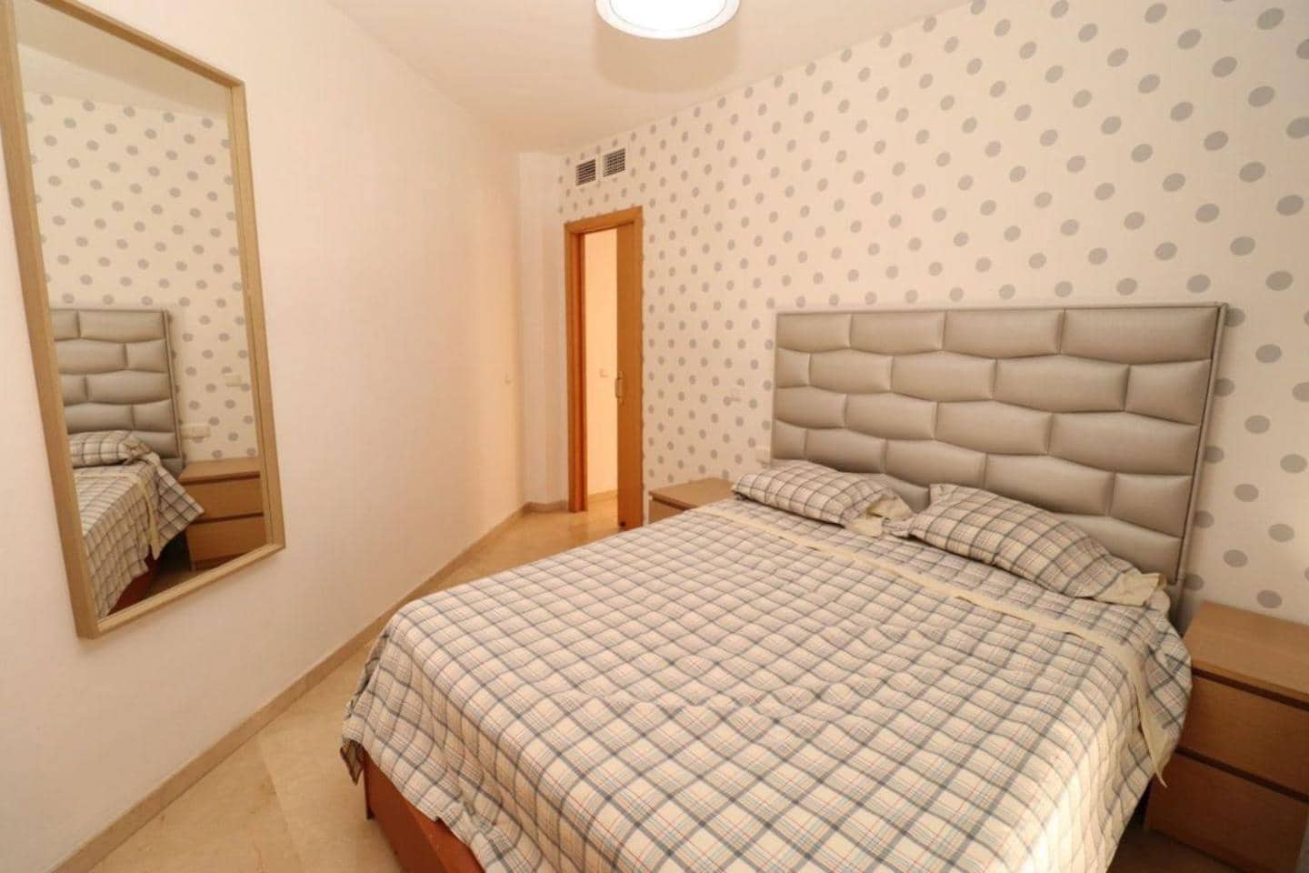 2 makuuhuone Asunto vuokrattavana paikassa Coin - 1 200 € (Ref: 9450921)