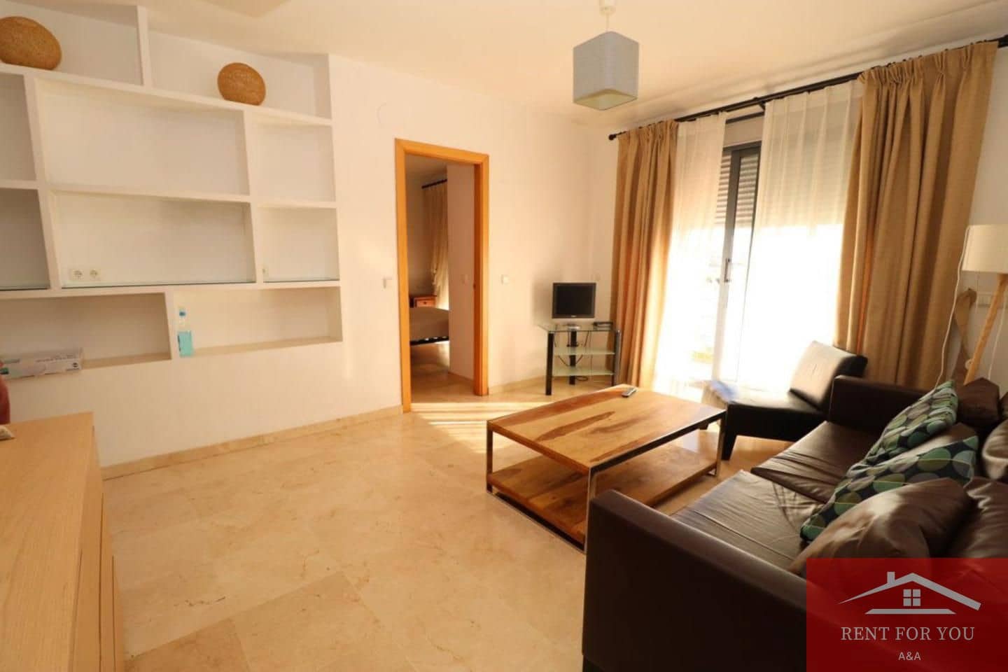 Piso de 2 habitaciones en Coín en alquiler - 1.200 € (Ref: 9450921)