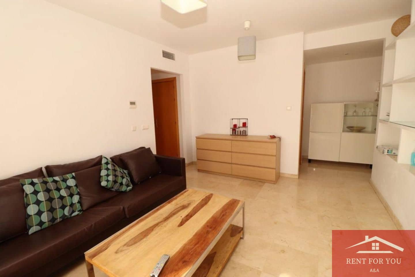 Piso de 2 habitaciones en Coín en alquiler - 1.200 € (Ref: 9450921)