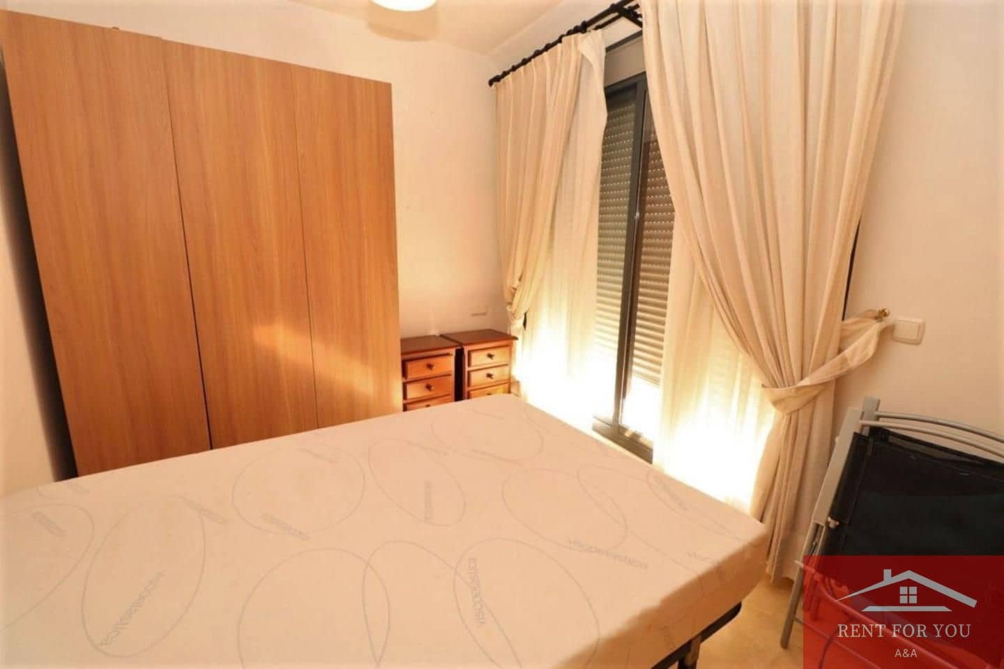 Piso de 2 habitaciones en Coín en alquiler - 1.200 € (Ref: 9450921)