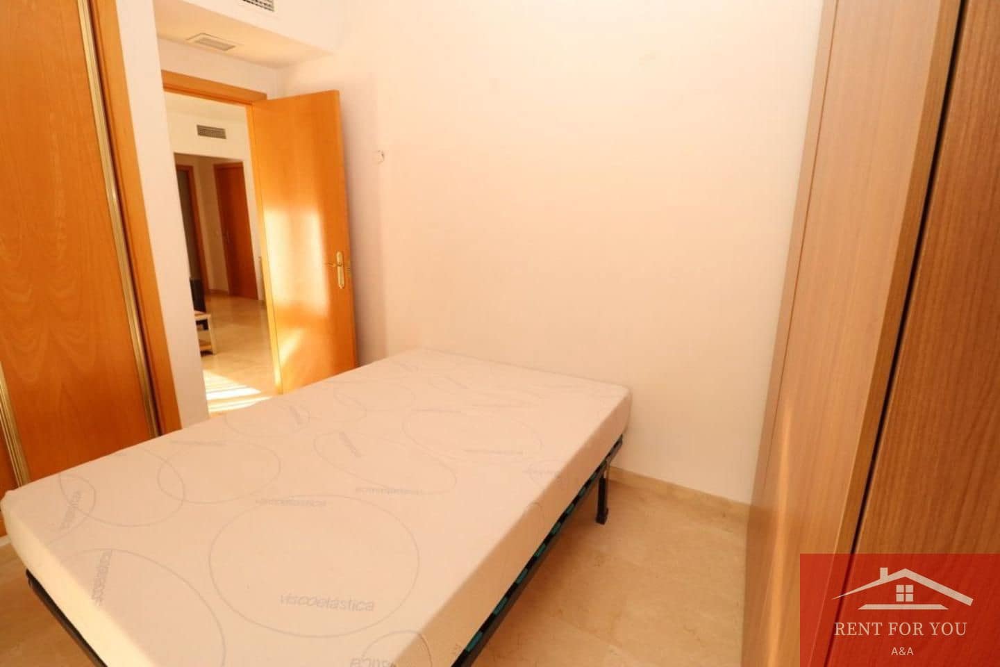 Piso de 2 habitaciones en Coín en alquiler - 1.200 € (Ref: 9450921)