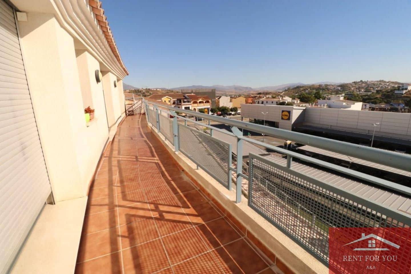 Piso de 2 habitaciones en Coín en alquiler - 1.200 € (Ref: 9450921)