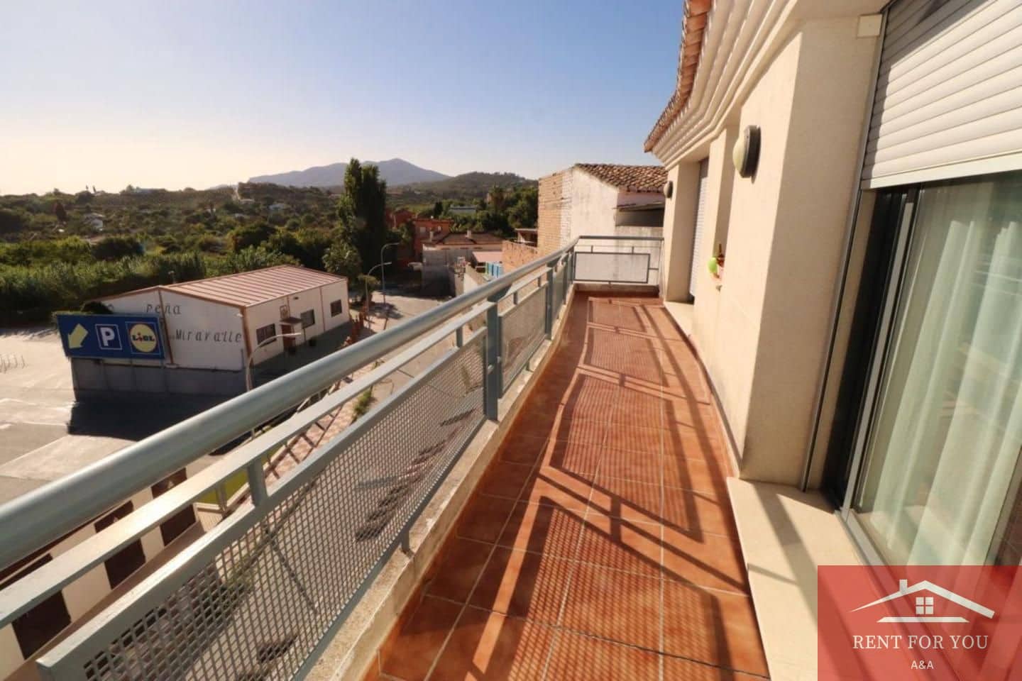 Piso de 2 habitaciones en Coín en alquiler - 1.200 € (Ref: 9450921)