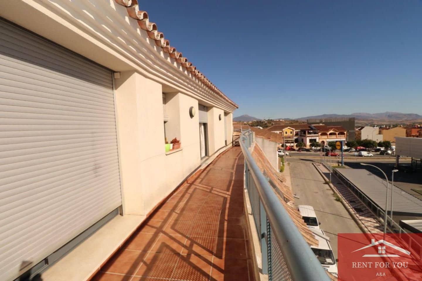 Piso de 2 habitaciones en Coín en alquiler - 1.200 € (Ref: 9450921)