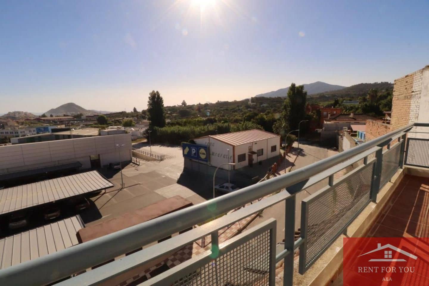 Piso de 2 habitaciones en Coín en alquiler - 1.200 € (Ref: 9450921)