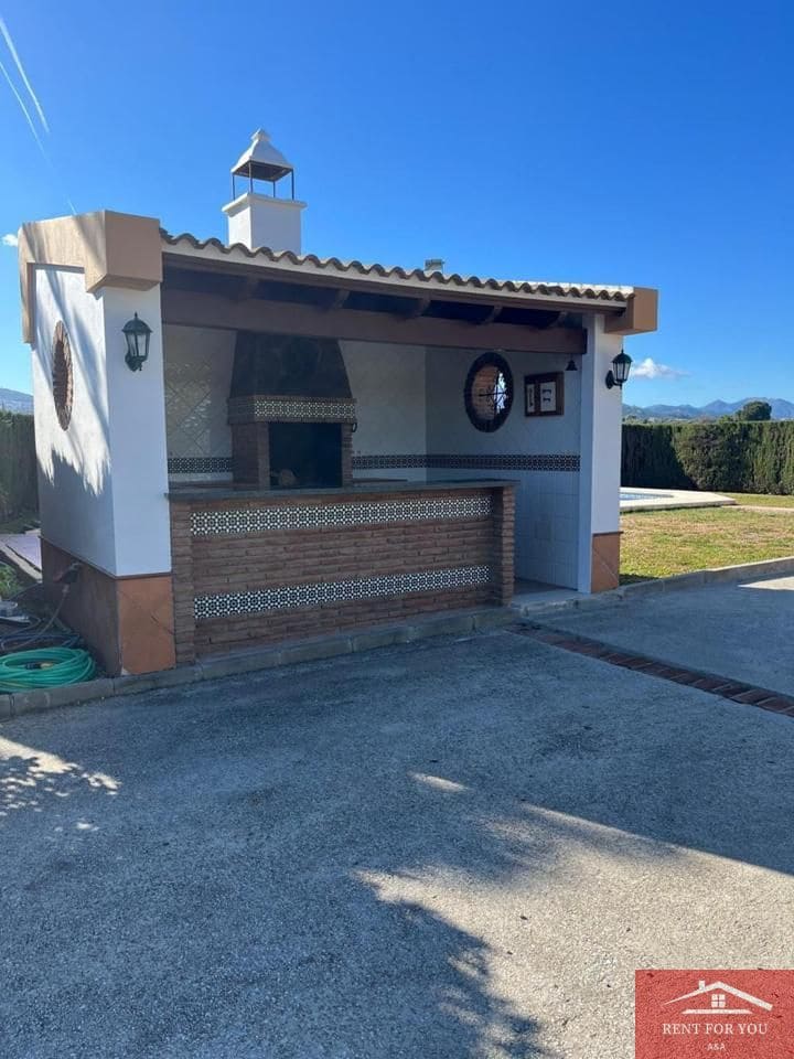 3 soverom Villa til leie i Alhaurin el Grande med svømmebasseng - € 1 900 (Ref: 9452879)