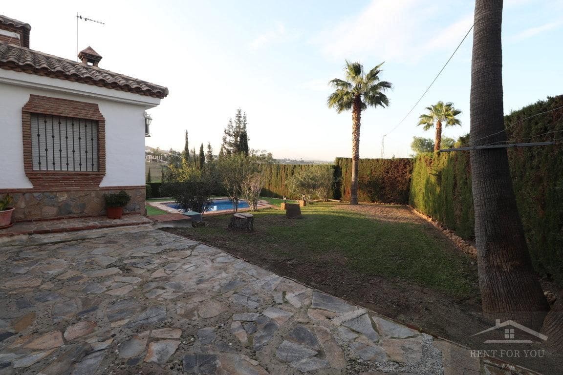 3 quarto Moradia para arrendar em Alhaurin el Grande com piscina - 1 500 € (Ref: 9460850)