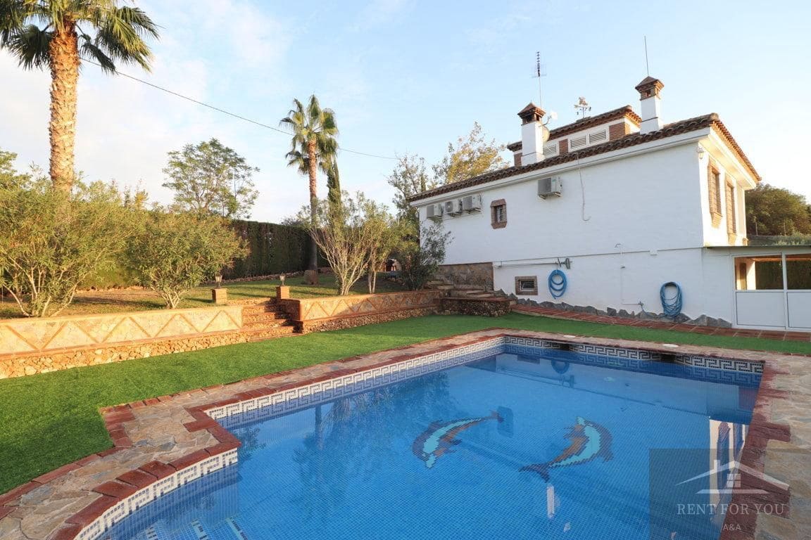 3 quarto Moradia para arrendar em Alhaurin el Grande com piscina - 1 500 € (Ref: 9460850)