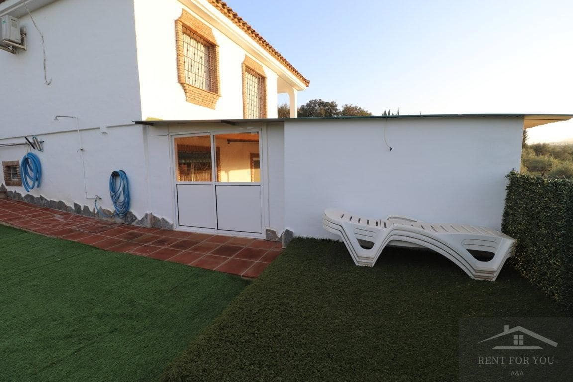 3 quarto Moradia para arrendar em Alhaurin el Grande com piscina - 1 500 € (Ref: 9460850)