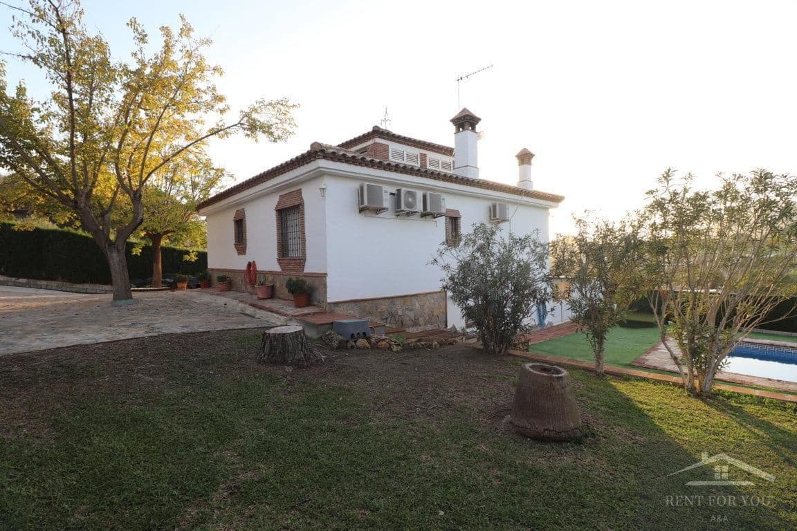 3 quarto Moradia para arrendar em Alhaurin el Grande com piscina - 1 500 € (Ref: 9460850)