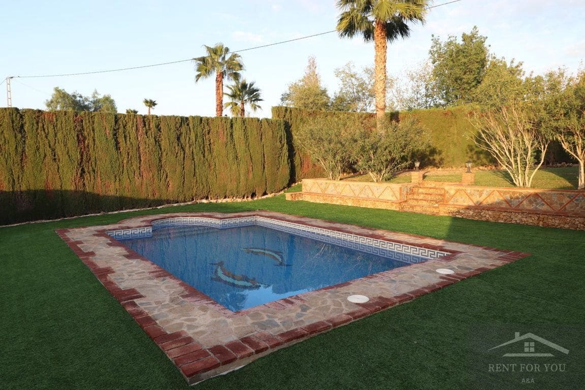 3 quarto Moradia para arrendar em Alhaurin el Grande com piscina - 1 500 € (Ref: 9460850)