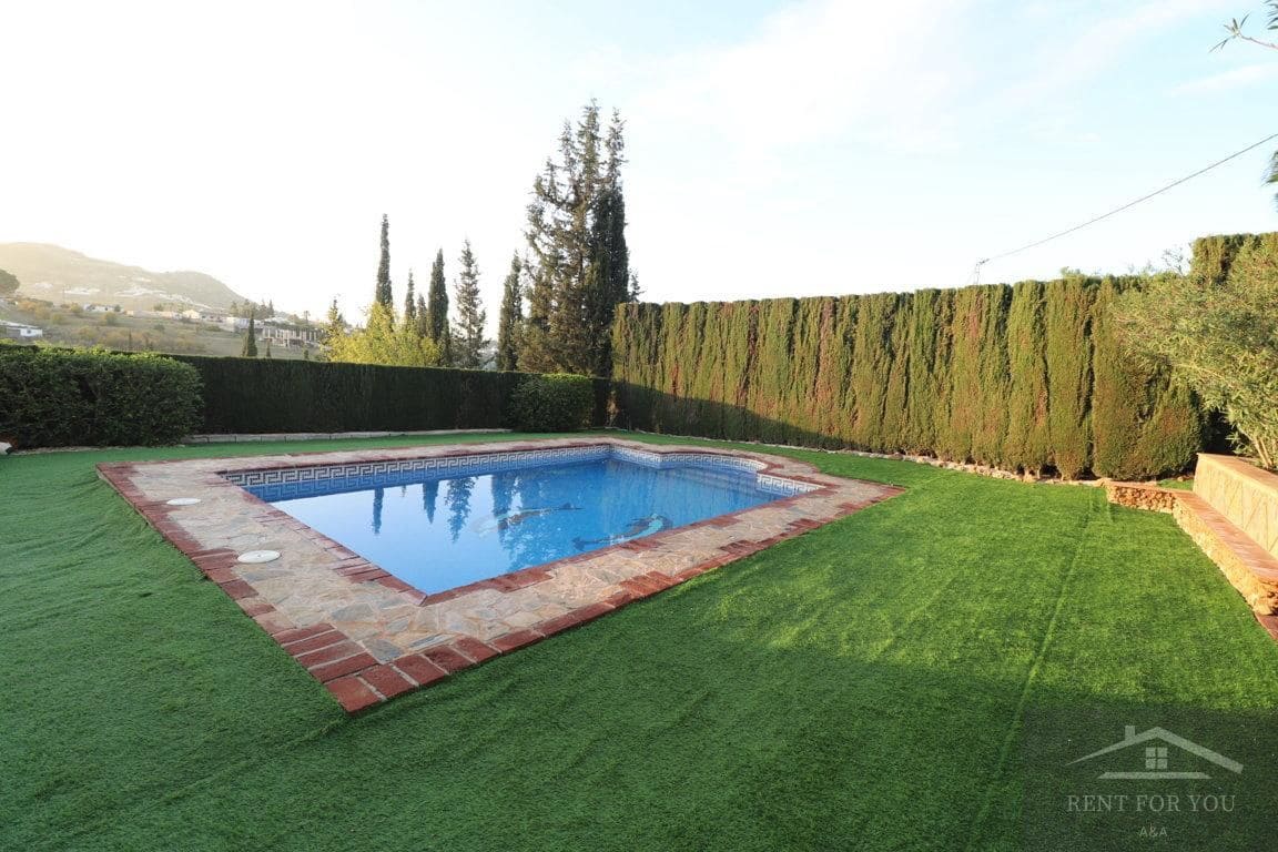 3 quarto Moradia para arrendar em Alhaurin el Grande com piscina - 1 500 € (Ref: 9460850)