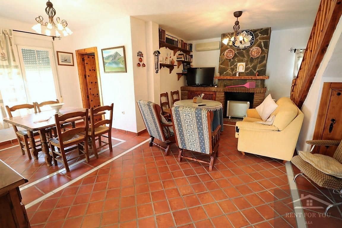 3 quarto Moradia para arrendar em Alhaurin el Grande com piscina - 1 500 € (Ref: 9460850)