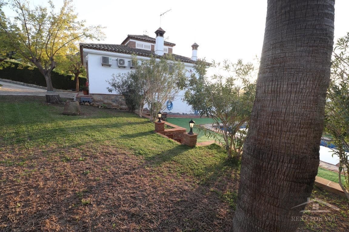3 quarto Moradia para arrendar em Alhaurin el Grande com piscina - 1 500 € (Ref: 9460850)