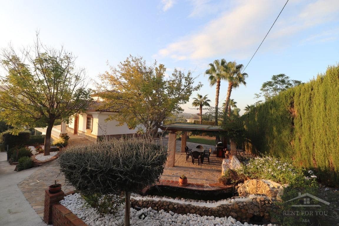 3 quarto Moradia para arrendar em Alhaurin el Grande com piscina - 1 500 € (Ref: 9460850)