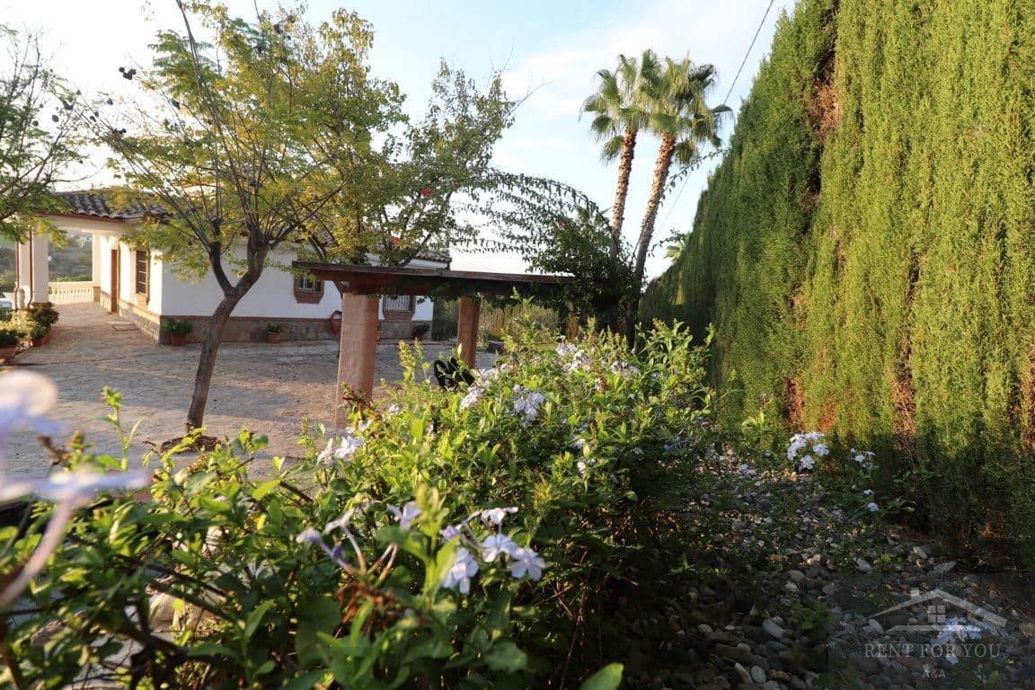 3 quarto Moradia para arrendar em Alhaurin el Grande com piscina - 1 500 € (Ref: 9460850)