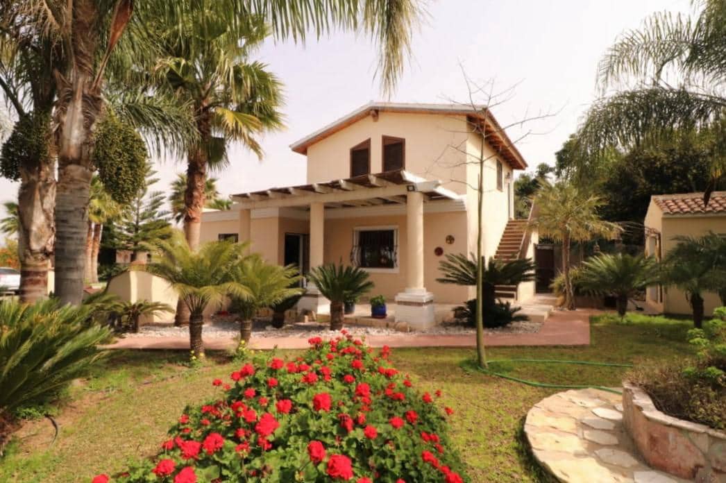 Chalet de 3 habitaciones en Alhaurín el Grande en alquiler - 1.600 € (Ref: 9465975)