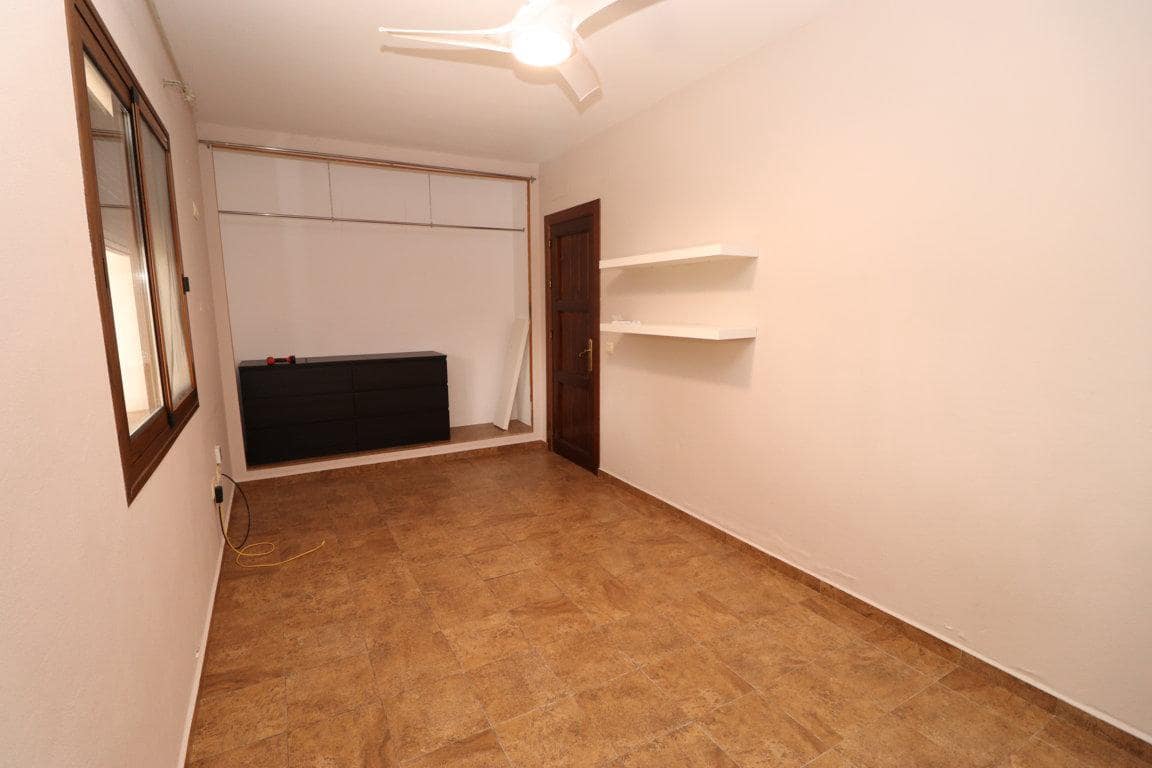 Chalet de 3 habitaciones en Alhaurín el Grande en alquiler - 1.600 € (Ref: 9465975)