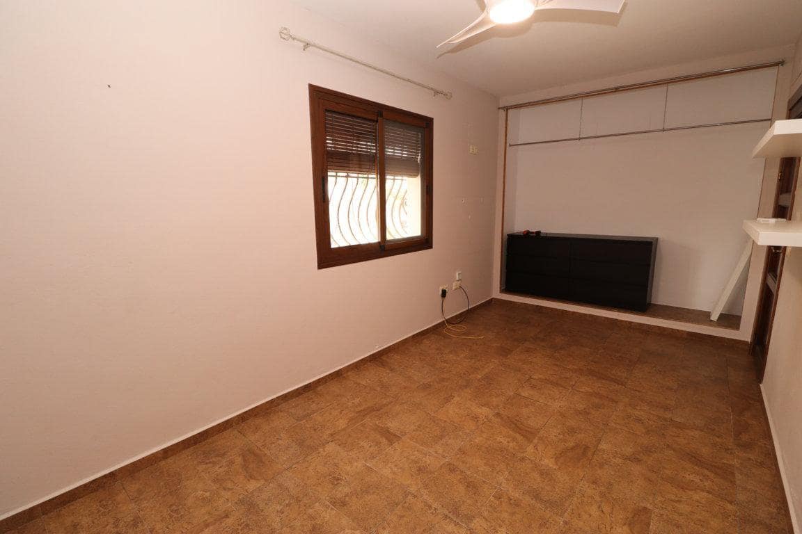 Chalet de 3 habitaciones en Alhaurín el Grande en alquiler - 1.600 € (Ref: 9465975)