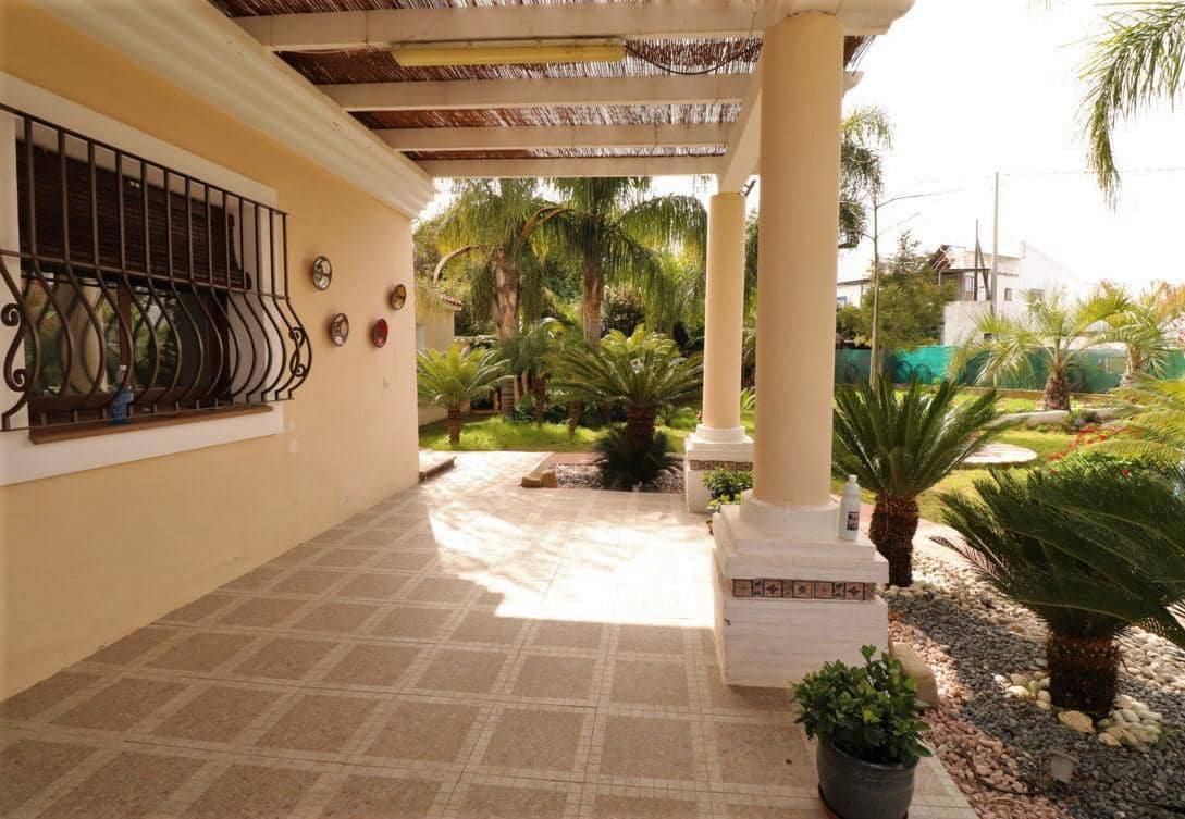 Chalet de 3 habitaciones en Alhaurín el Grande en alquiler - 1.600 € (Ref: 9465975)