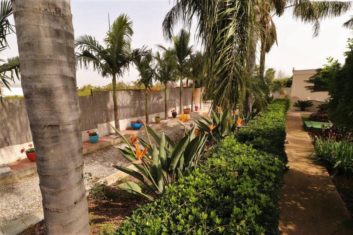 Chalet de 3 habitaciones en Alhaurín el Grande en alquiler - 1.600 € (Ref: 9465975)