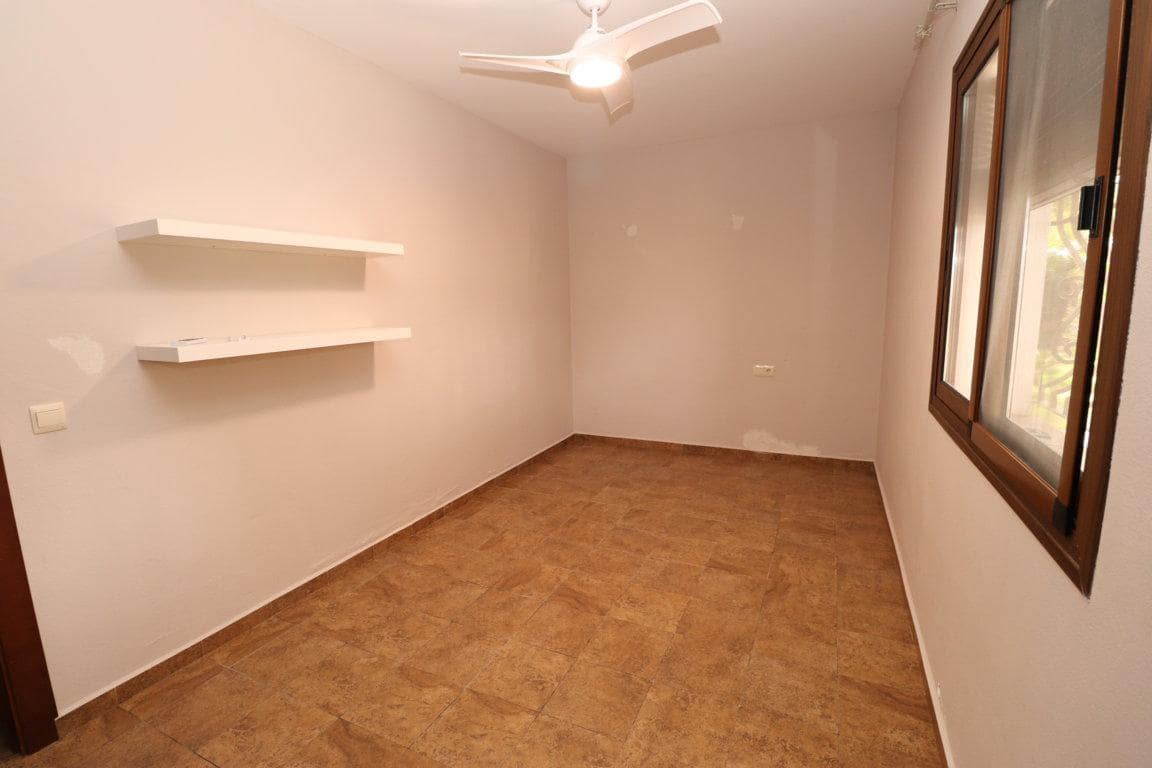 Chalet de 3 habitaciones en Alhaurín el Grande en alquiler - 1.600 € (Ref: 9465975)