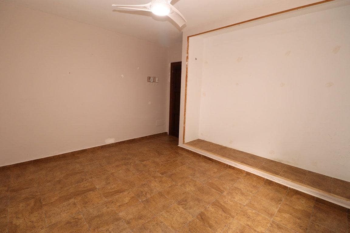 Chalet de 3 habitaciones en Alhaurín el Grande en alquiler - 1.600 € (Ref: 9465975)