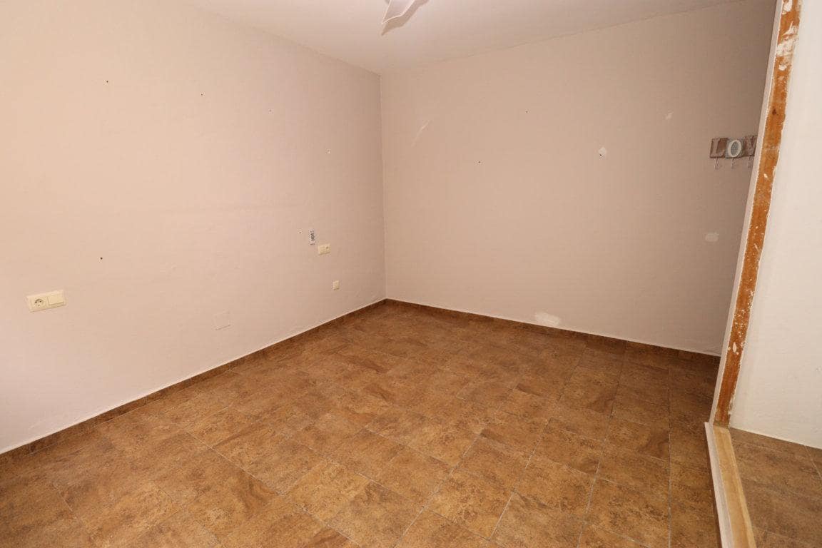 Chalet de 3 habitaciones en Alhaurín el Grande en alquiler - 1.600 € (Ref: 9465975)