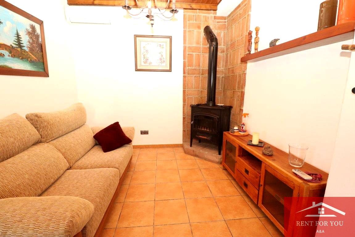 3 bedroom Villa for sale in Coin with pool - € 375,000 (Ref: 9488461)