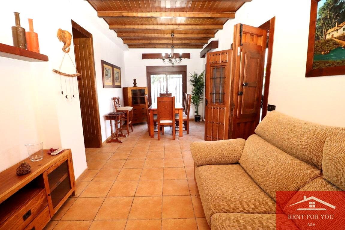 3 bedroom Villa for sale in Coin with pool - € 375,000 (Ref: 9488461)