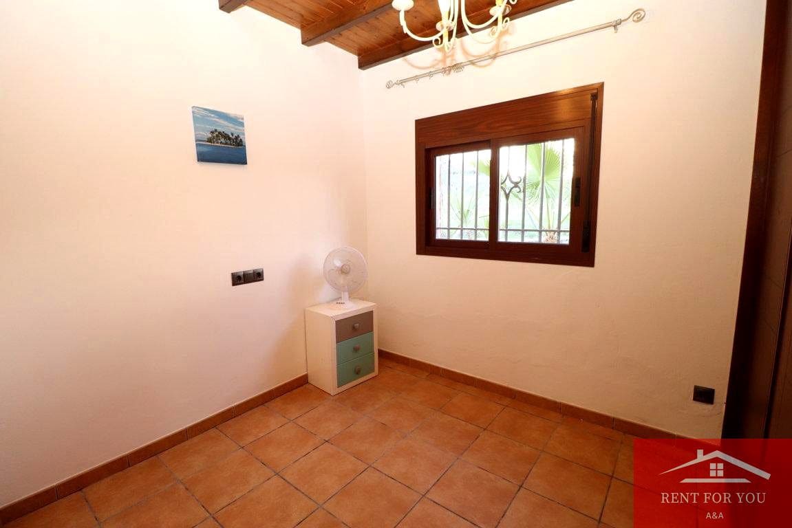 3 bedroom Villa for sale in Coin with pool - € 375,000 (Ref: 9488461)