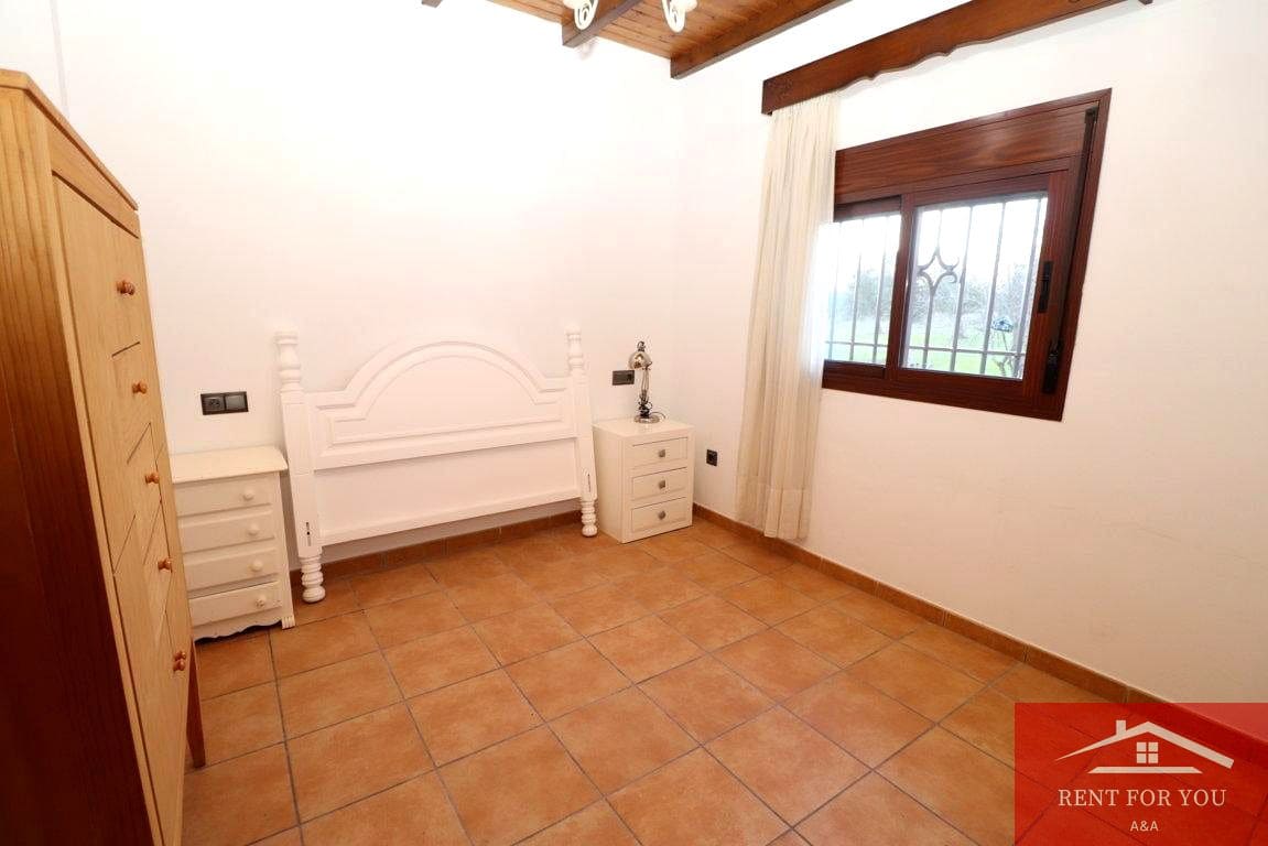 3 bedroom Villa for sale in Coin with pool - € 375,000 (Ref: 9488461)
