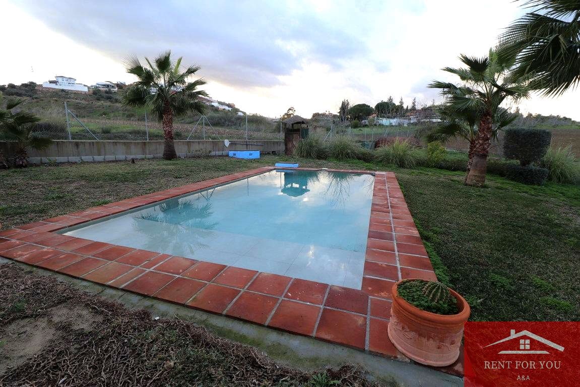 3 bedroom Villa for sale in Coin with pool - € 375,000 (Ref: 9488461)