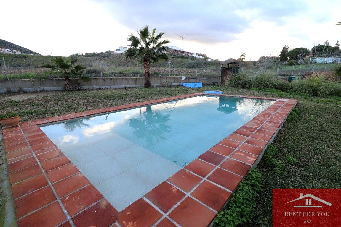 3 bedroom Villa for sale in Coin with pool - € 375,000 (Ref: 9488461)
