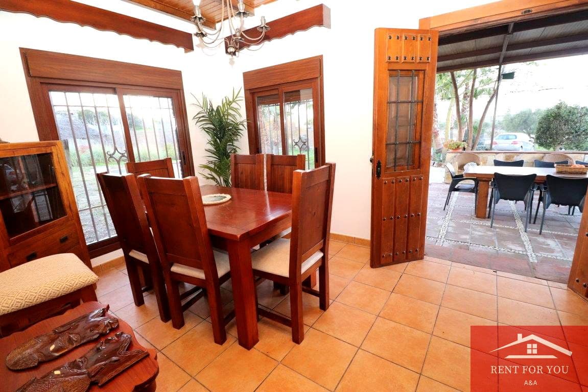 3 bedroom Villa for sale in Coin with pool - € 375,000 (Ref: 9488461)