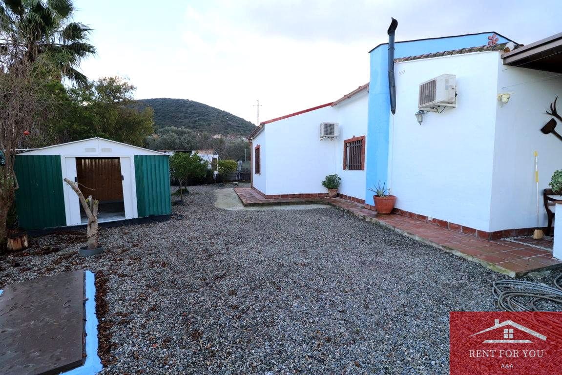3 bedroom Villa for sale in Coin with pool - € 375,000 (Ref: 9488461)