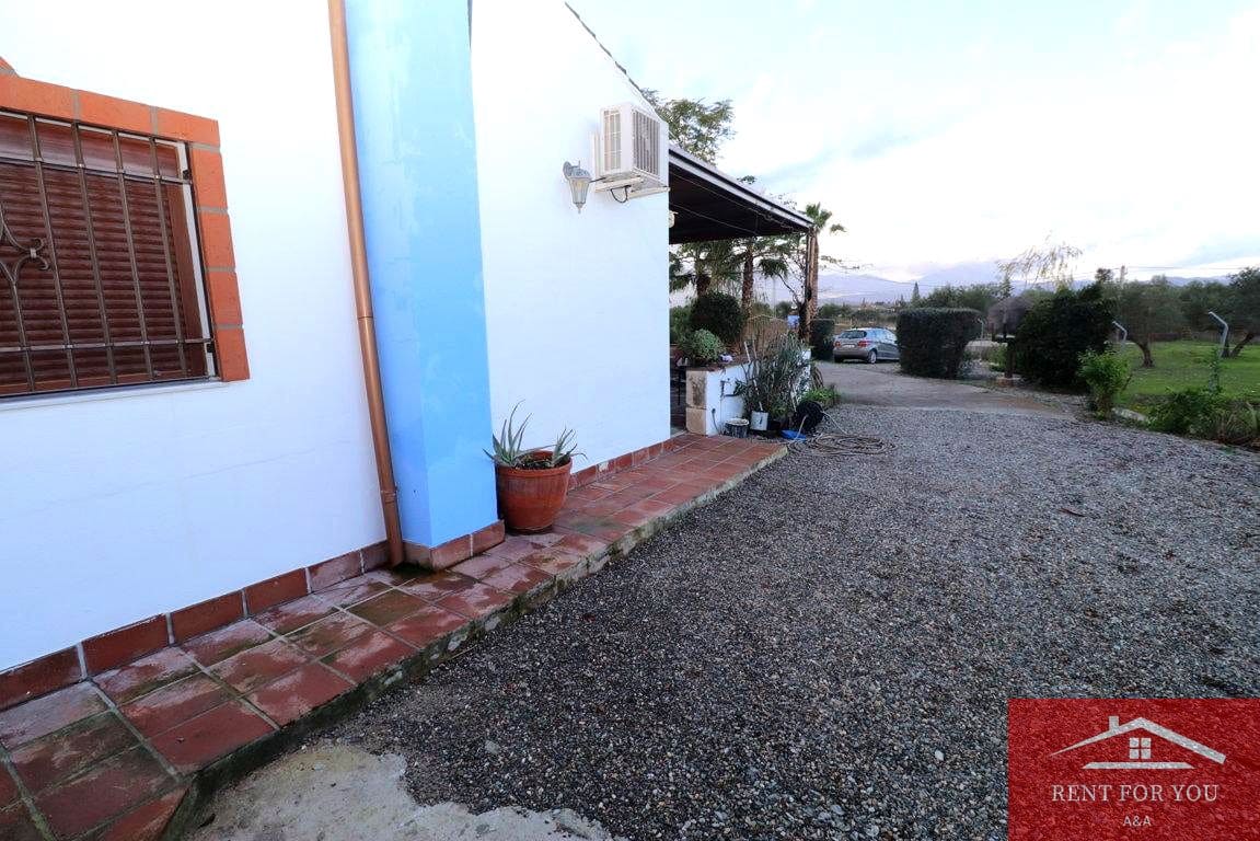 3 bedroom Villa for sale in Coin with pool - € 375,000 (Ref: 9488461)