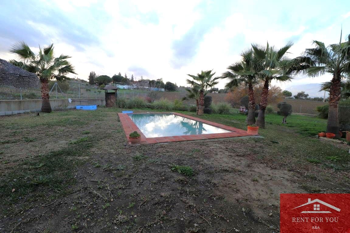3 bedroom Villa for sale in Coin with pool - € 375,000 (Ref: 9488461)