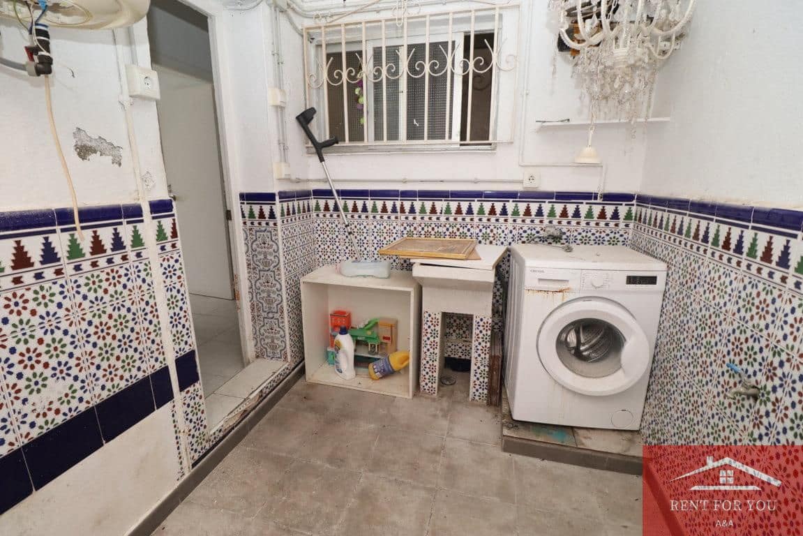 3 bedroom Flat for sale in Coin - € 105,000 (Ref: 9491666)