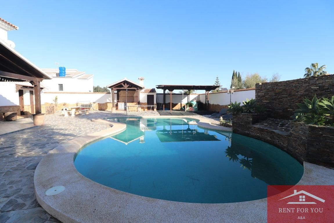 5 slaapkamer Villa te huur in Alhaurin el Grande met zwembad garage - € 3.500 (Ref: 9506293)