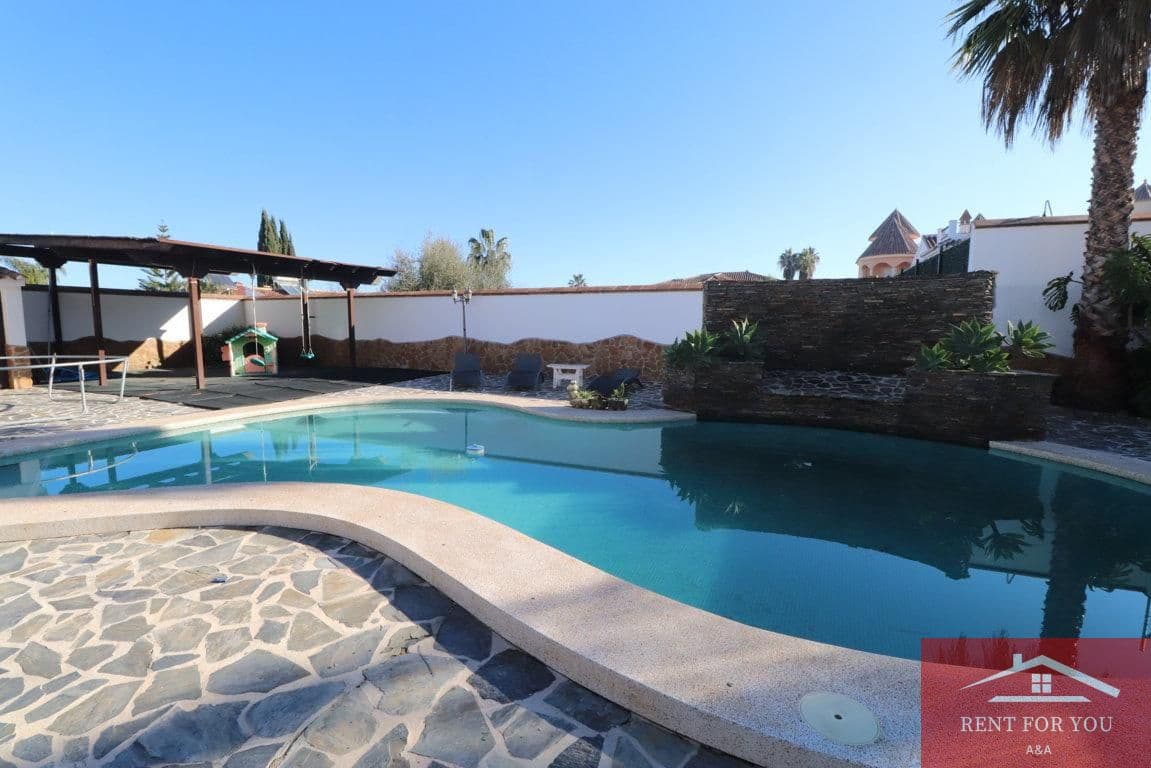 5 slaapkamer Villa te huur in Alhaurin el Grande met zwembad garage - € 3.500 (Ref: 9506293)