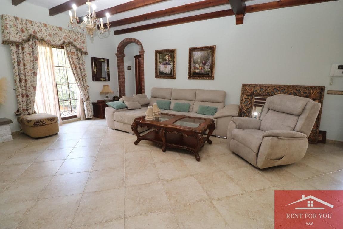 5 slaapkamer Villa te huur in Alhaurin el Grande met zwembad garage - € 3.500 (Ref: 9506293)